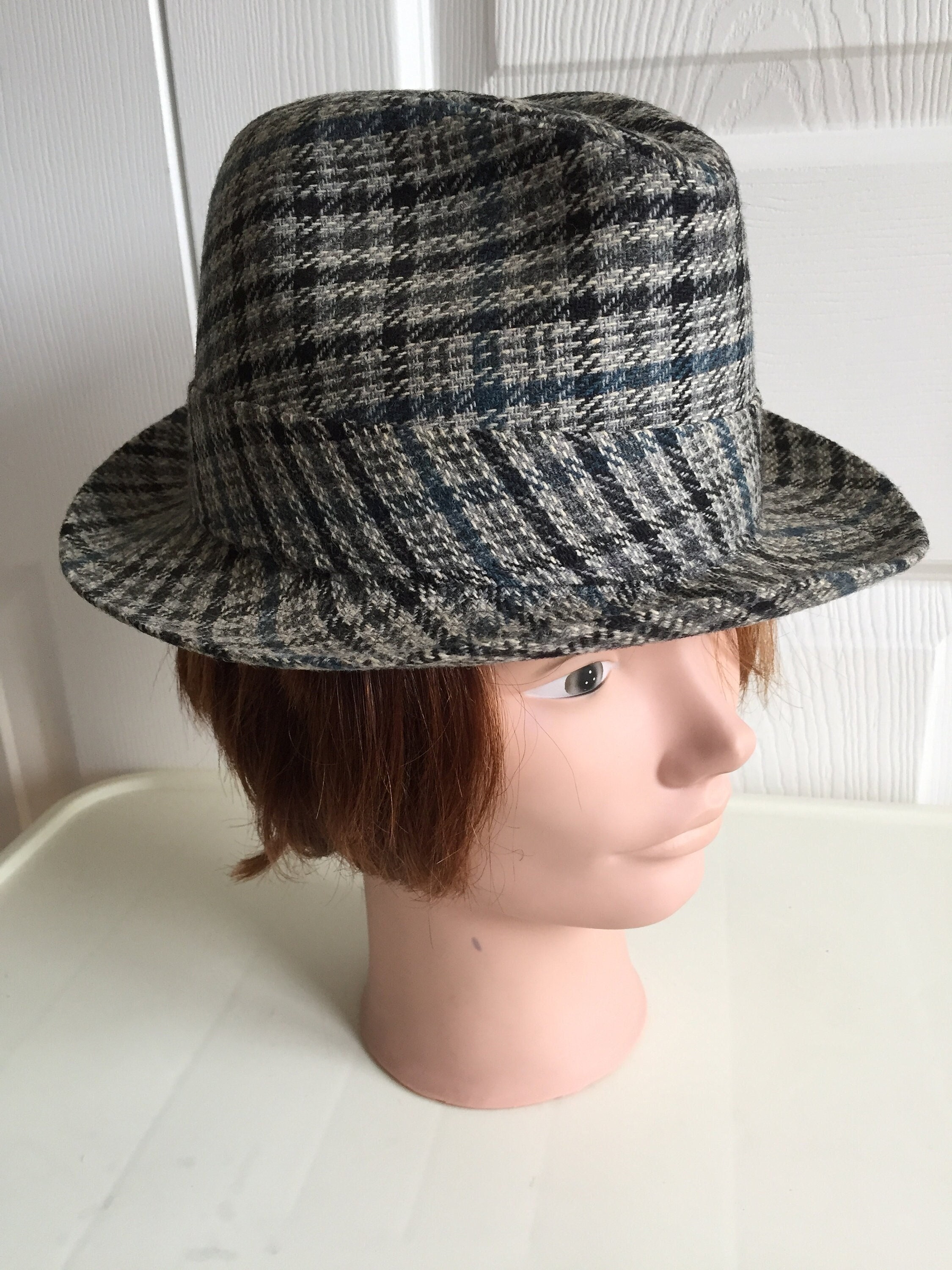 70s Vintage Black/blue/cream Plaid Men Hat 6.75 Small 21.5