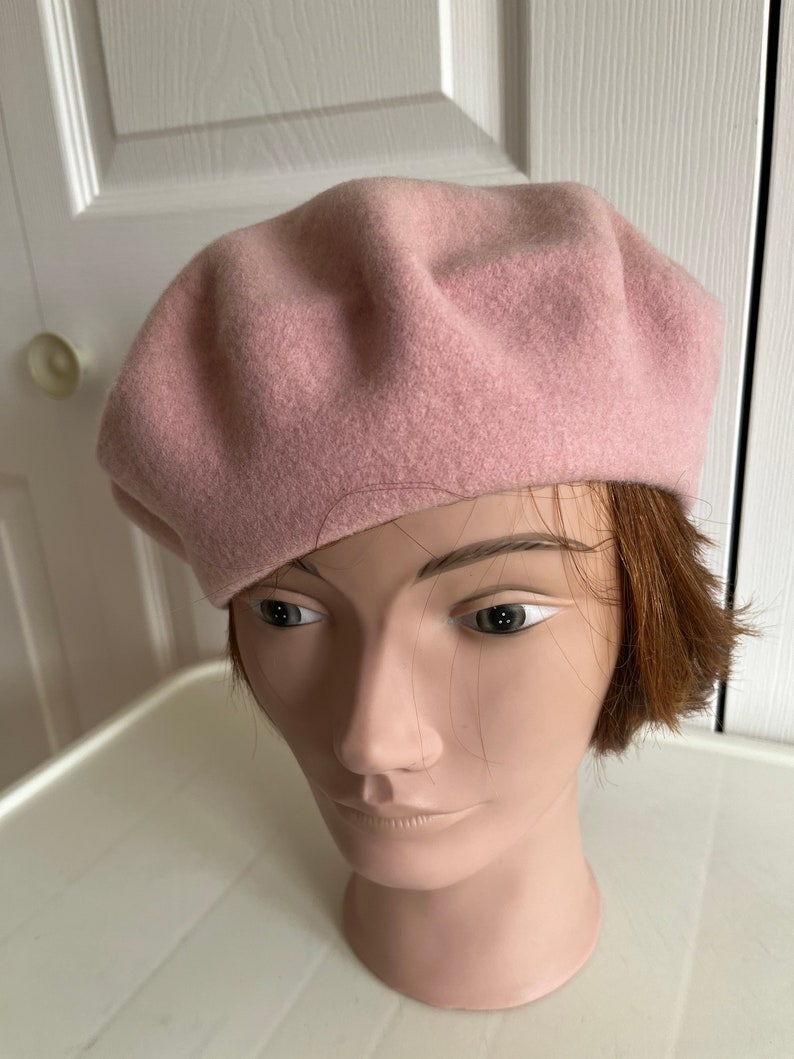 80s light pink wool beret unisex hat medium 10.5 inches Beatnik Look image 2