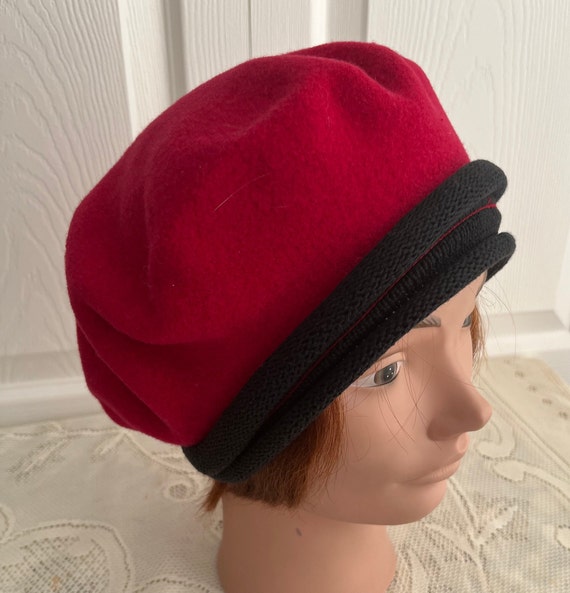 80s Red/black Wool Beret Hat Medium 10.5 Inches Beatnik Look  display picture 3