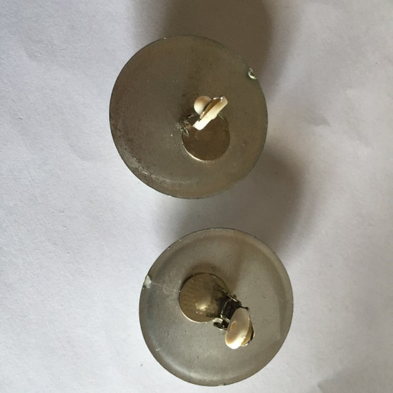 60s Grey swirl Lucite  button/faux pearls clip ea… - image 5