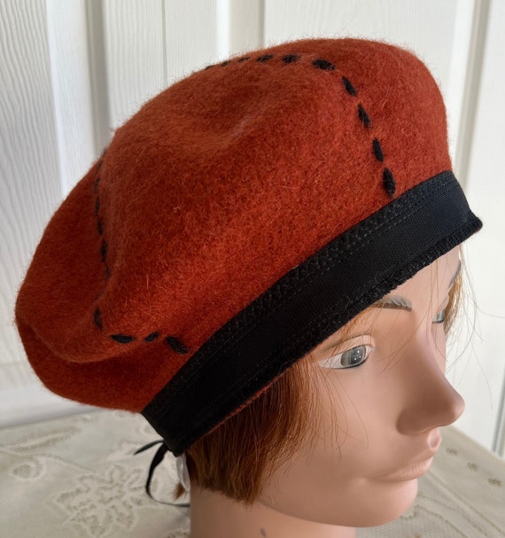 Basque Wool Beret Vintage Excellent Condition Vintage French Vrai Basque Wool Beret Tarascon Black Size 9  main image 4