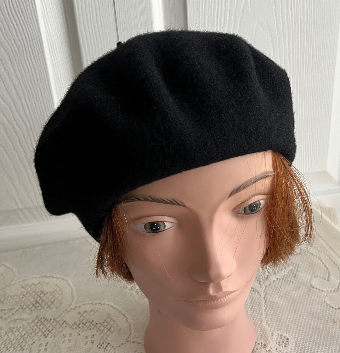 80s Black Wool Blend Beret Unisex Hat Small 10 Inches Beatnik Look