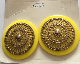 60s Yellow Large Buttons Lucite/Goldtone Clip Earrings Artistic