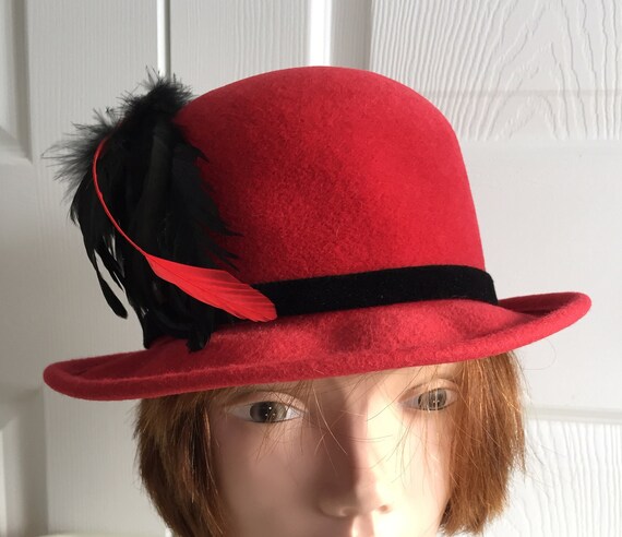 60s Red Felt Hat With Velvet Ribbon & Feathers, Small  display picture 1