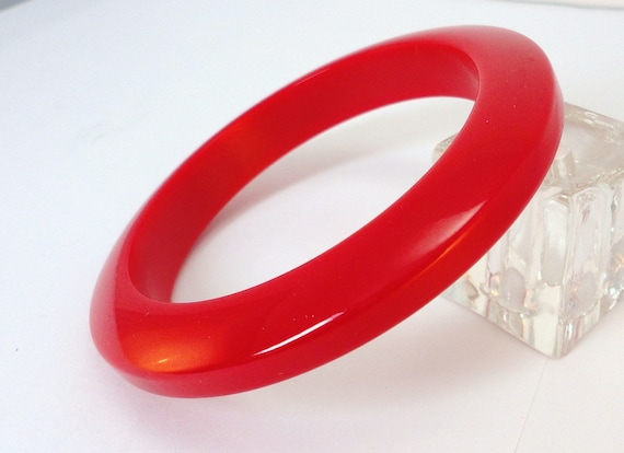 40s True red bakelite Bangle Bracelet