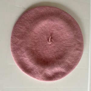 80s light pink wool beret unisex hat medium 10.5 inches Beatnik Look image 6