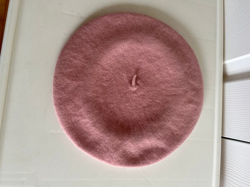 80s light pink wool beret unisex hat medium 10.5 inches Beatnik Look image 6