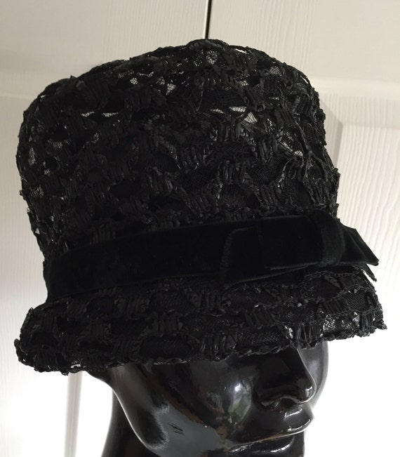 60s Vintage Black Straw Women Hat Extra Small  20… - image 1