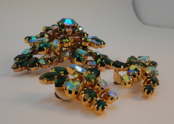 50s Green/AB Rhinestones/Goldplated Brooche /Clip… - image 2