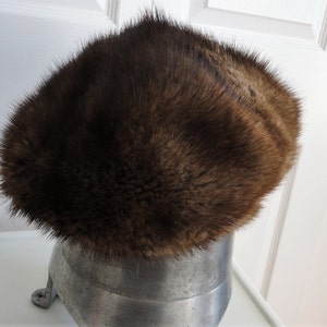 60s Brown Raccoon Fur Women Hat  XS 21 1/4 inches Creations GR Canada