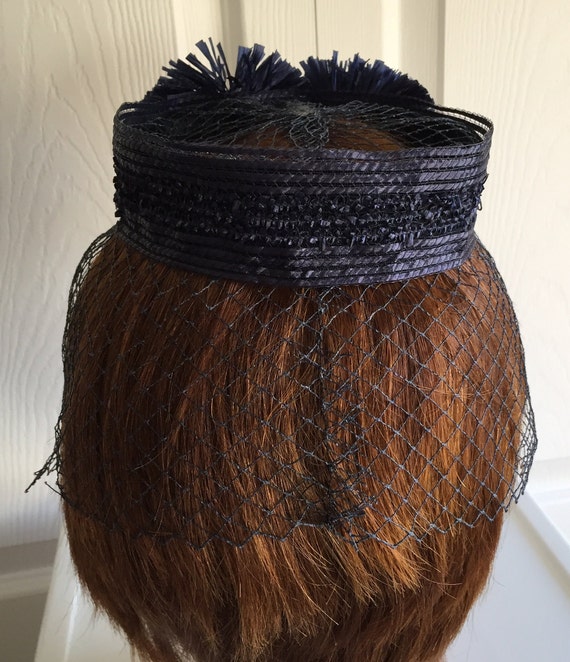 50s Vintage  Navy Straw/Netting Caged Fascinator … - image 4