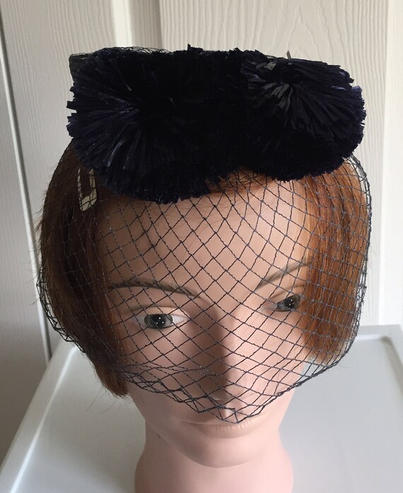 50s Vintage  Navy Straw/Netting Caged Fascinator … - image 3