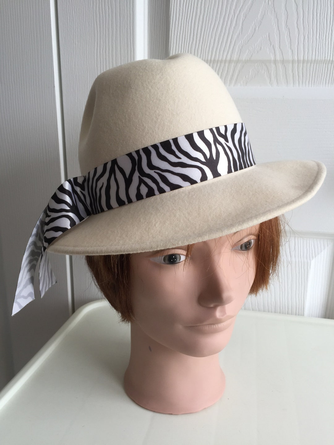 70s Cream Doeskin 100 Wool Felt Women Hat 21 1/8 Inches  display picture 3
