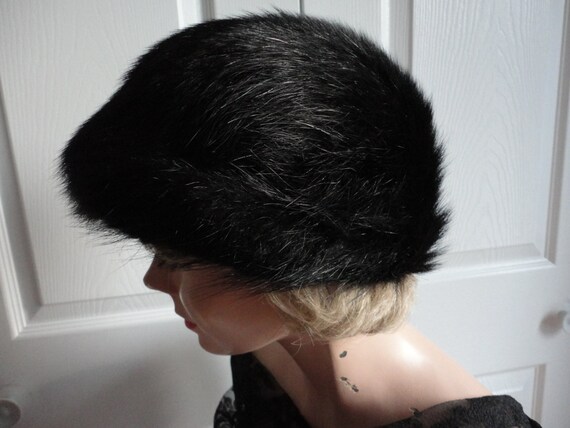 Vintage Dyed Black Raccoon Fur Women Hat Extra Sm… - image 4