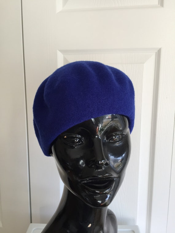 70s Royal Blue Wool Beret Women Hat 9.5 Extra Small Beatnik  display picture 2