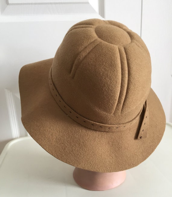 70s Light Brown Wool Felt Women Hat 21  1/4 inche… - image 3