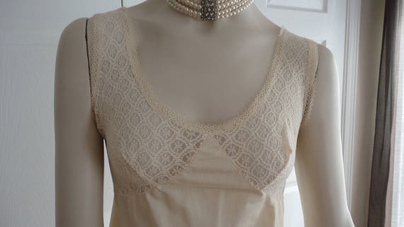 70s Beige Nylon/Lace Women Short Nightgown  60s S… - image 3