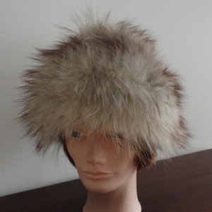Vintage Warm Fluffy Fox Fur Women Hat 70s Size Medium 21 3/4 inches
