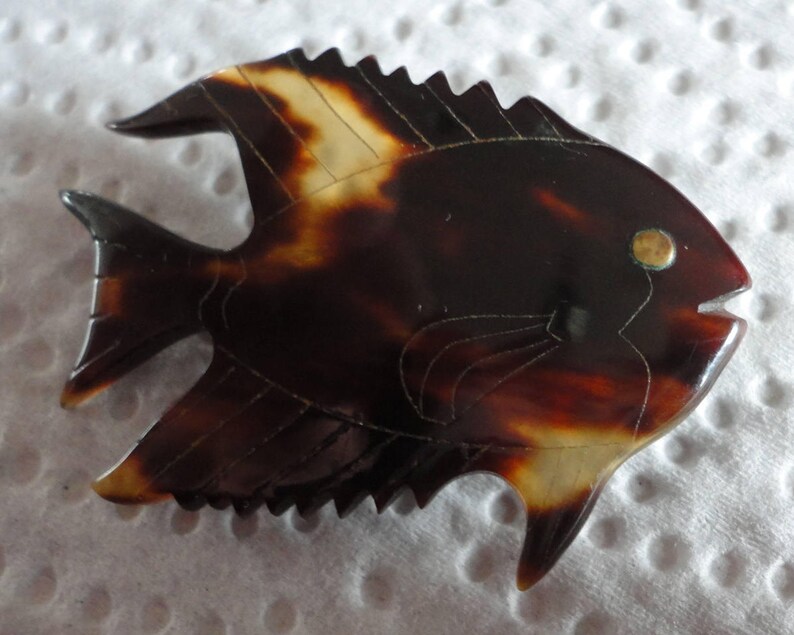 70s Lucite Faux Tortoise Fish Brooche Vintage