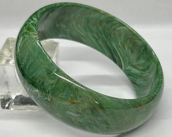 60s Vintage Green /White Swirl Lucite  Bracelet Bangle