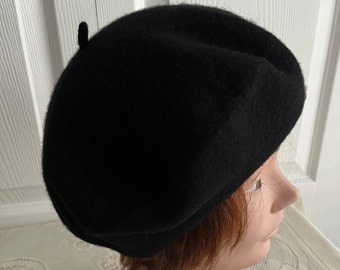 80s Black Wool Blend Beret Unisex Hat Small 10 Inches Beatnik Look