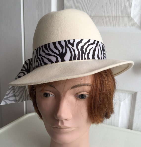 70s Cream Doeskin 100 Wool Felt Women Hat 21 1/8 … - image 6