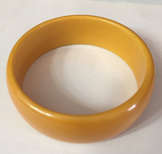 50s Solid yellow genuine bakelite  Bangle Bracelet - image 2