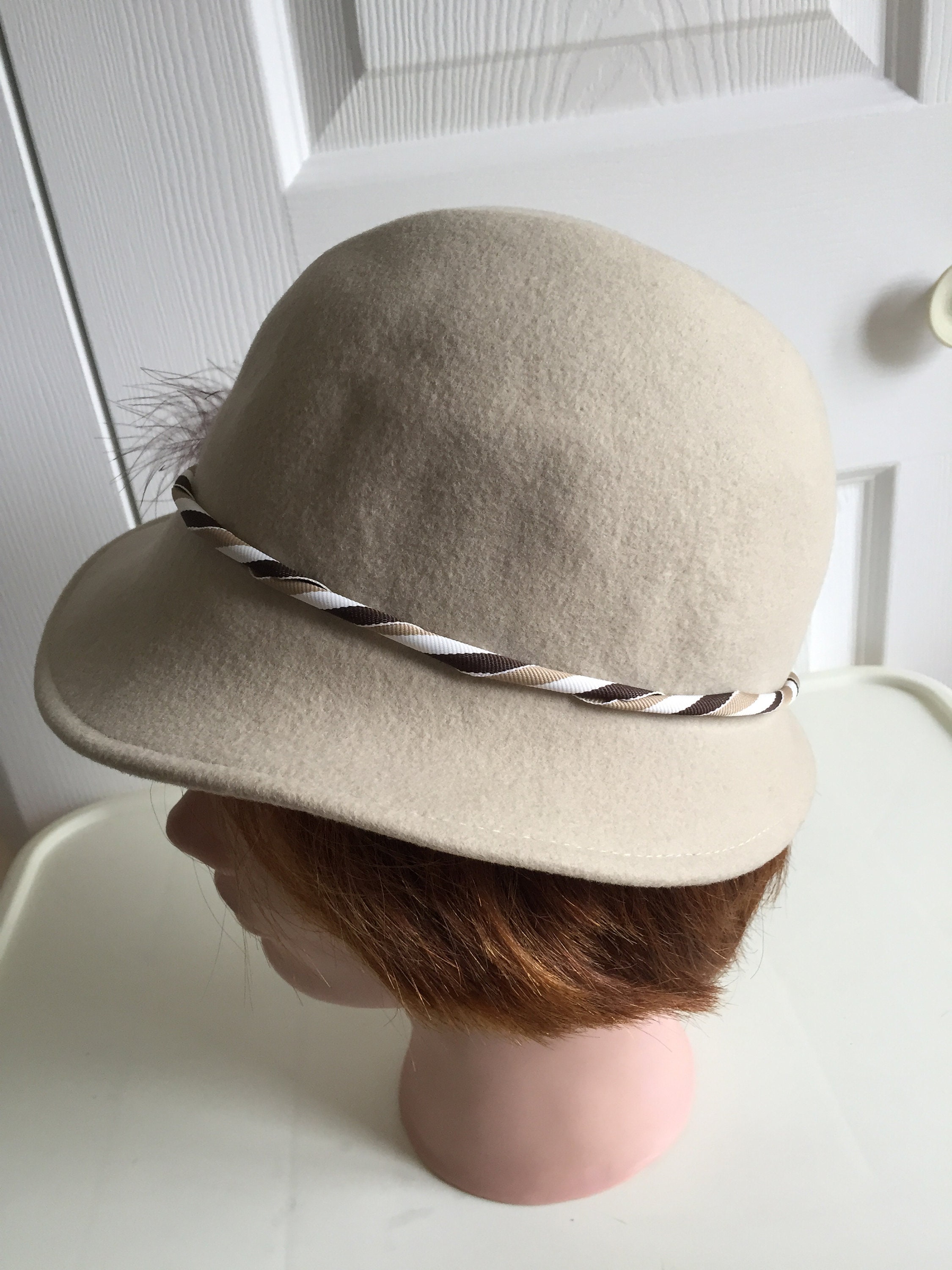 70s Vintage Cream Doeskin Wool Felt Women Hat Extra Small  display picture 2