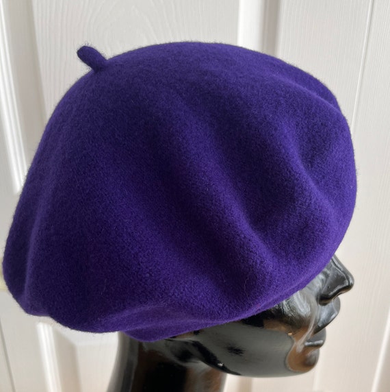 80s Purple wool beret unisex hat extra small  9 3… - image 1