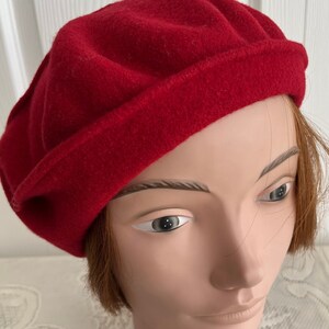 80s Red Beret - Etsy display picture 1