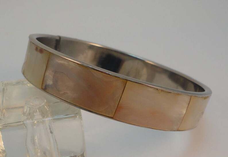 60s Creamy WhiteBrown Shell Inlay Silvetone Bracelet Vintage