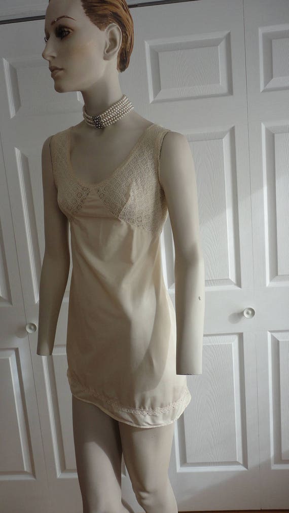 70s Beige Nylon/Lace Women Short Nightgown  60s S… - image 1