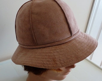 70s Old Rose Suedine Women Hat Anita Pineault  Made in Canada 21 1/2 inches small