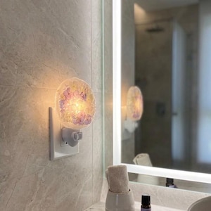 Nattlampa med blomhortensia, söt resinlampa, estetisk sovrumspresent från Fairycore