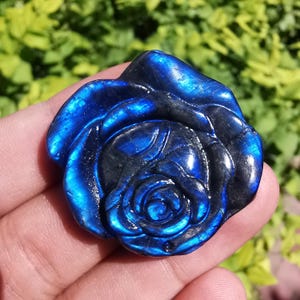 Fleur de pierre gemme sculptée - France