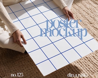 Mockup di poster ISO A, mockup di persona che tiene in mano un poster per esporre opere d'arte, mockup di persona con poster, mockup di poster con persona, PSD e JPG DIN A