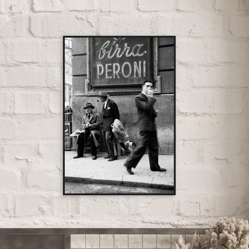 Inramad poster med vintagefoto av gatan i Rom, 4 storlekar bild 1