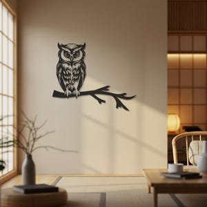 Gufo su ramo, decorazione da parete in metallo / decorazione rustica con silhouette di gufo / scultura da parete con uccello saggio / arte moderna in metallo con animali per casa e ufficio