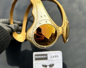 RunwayUnique Over The Rave Top Gold Sunglasses