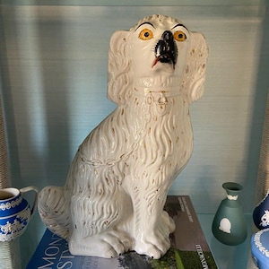 Antiek wit Staffordshire-spaniëlbeeldje (groot)