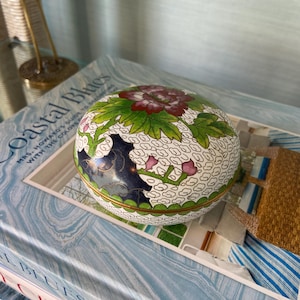 White Cloisonné Lidded Trinket Box – Hand-Painted Floral Design