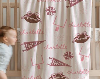 サッカーの保育園の装飾、女の子のサッカーの装飾、カスタムネームブランケット、スポーツベビーブランケット、カスタムネームベビーブランケット、女の子の赤ちゃんへのサッカー愛好家へのギフト
