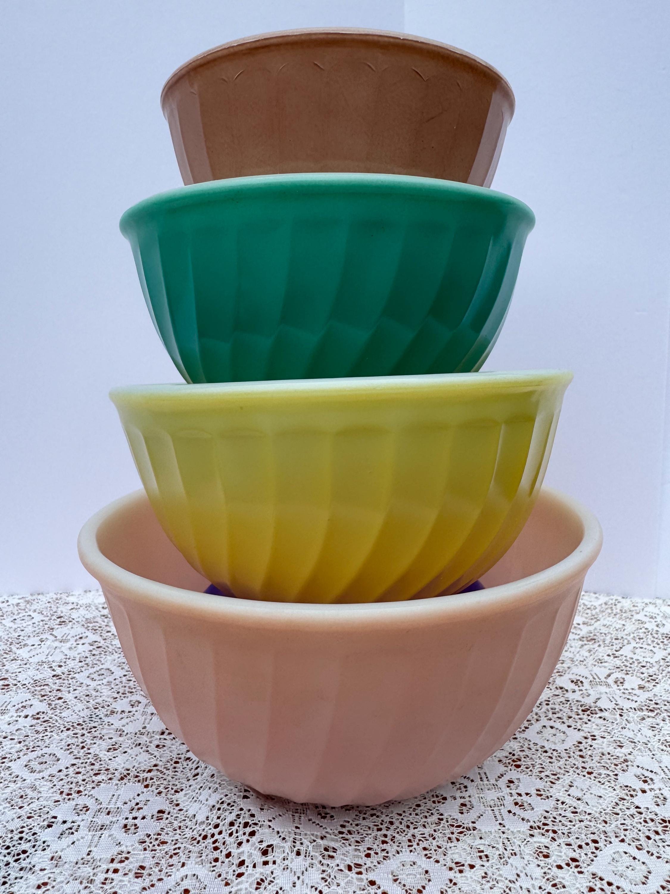 Fire-King berry ミキシングボウル 4点セット　ピンク Fire King Pink Bowls - Etsy