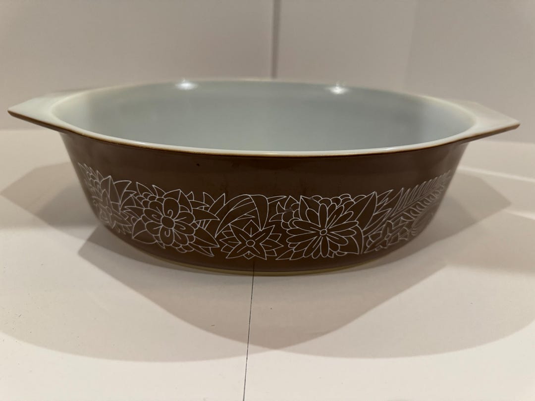 Pyrex Casserole Dish Woodland Brown 2.5 Quart. Very Good Condition. No ...