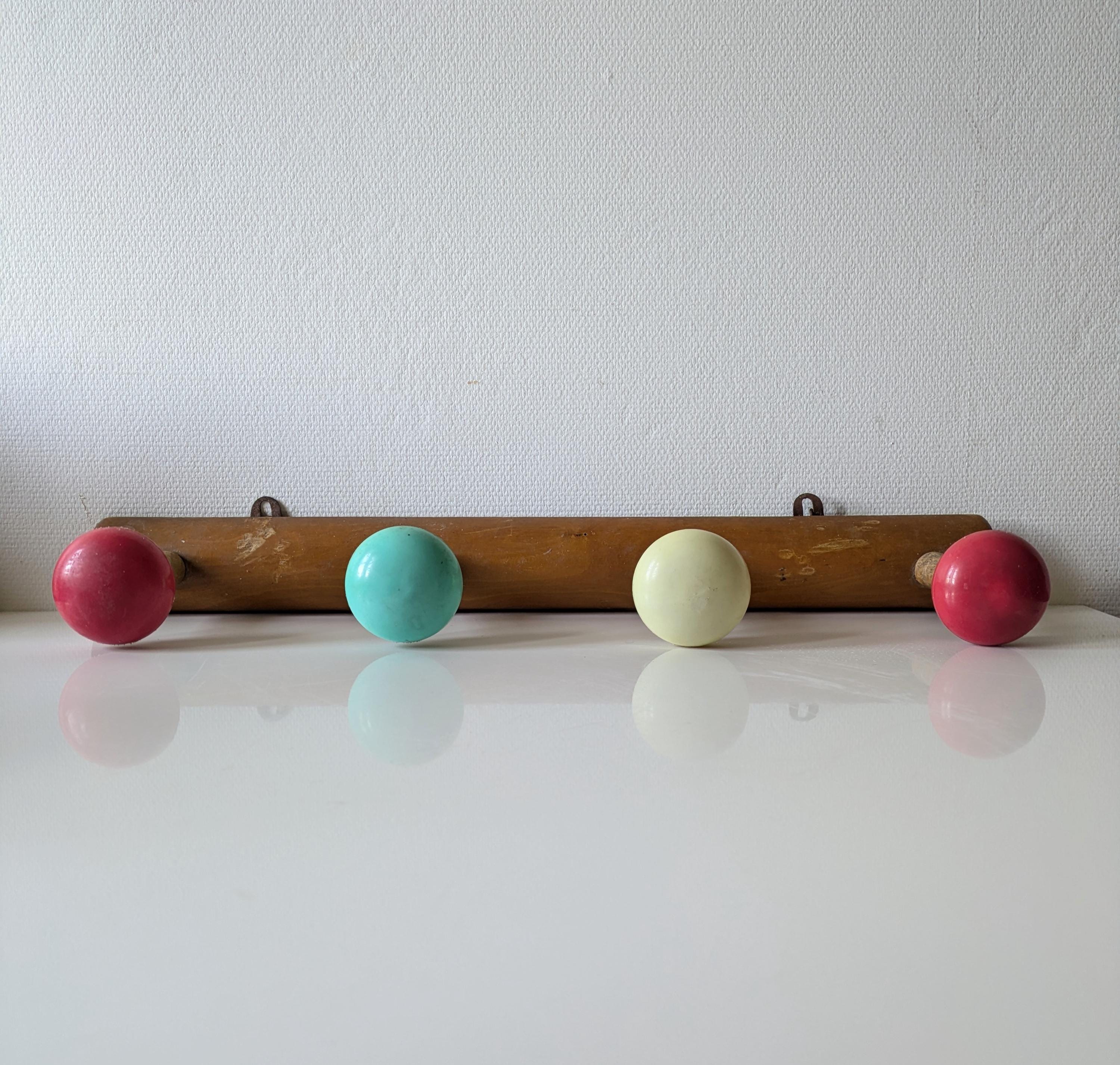 French retro coat hook, 1950s 4 peg.coat Hook, wooden coat rack with yellow, red and green circular knobs, colourful vintage wall hook