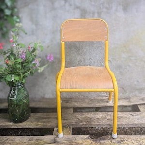 Medium Retro children&#39;s chair, French vintage school chair, yellow metal and wood chair for under 7s, vintage kids seating and furniture