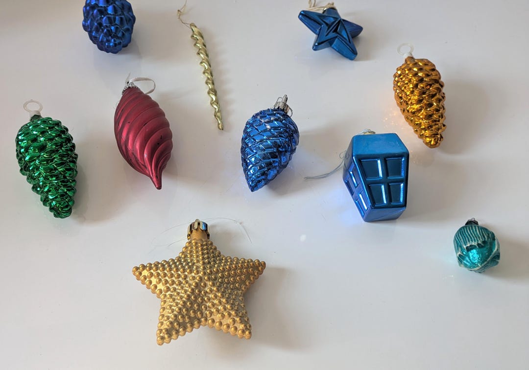 Vintage Christmas Decorations, 1980s Retro Christmas Tree Baubles ...