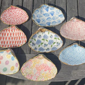 Large Clam Nantucket Decoupage Shells