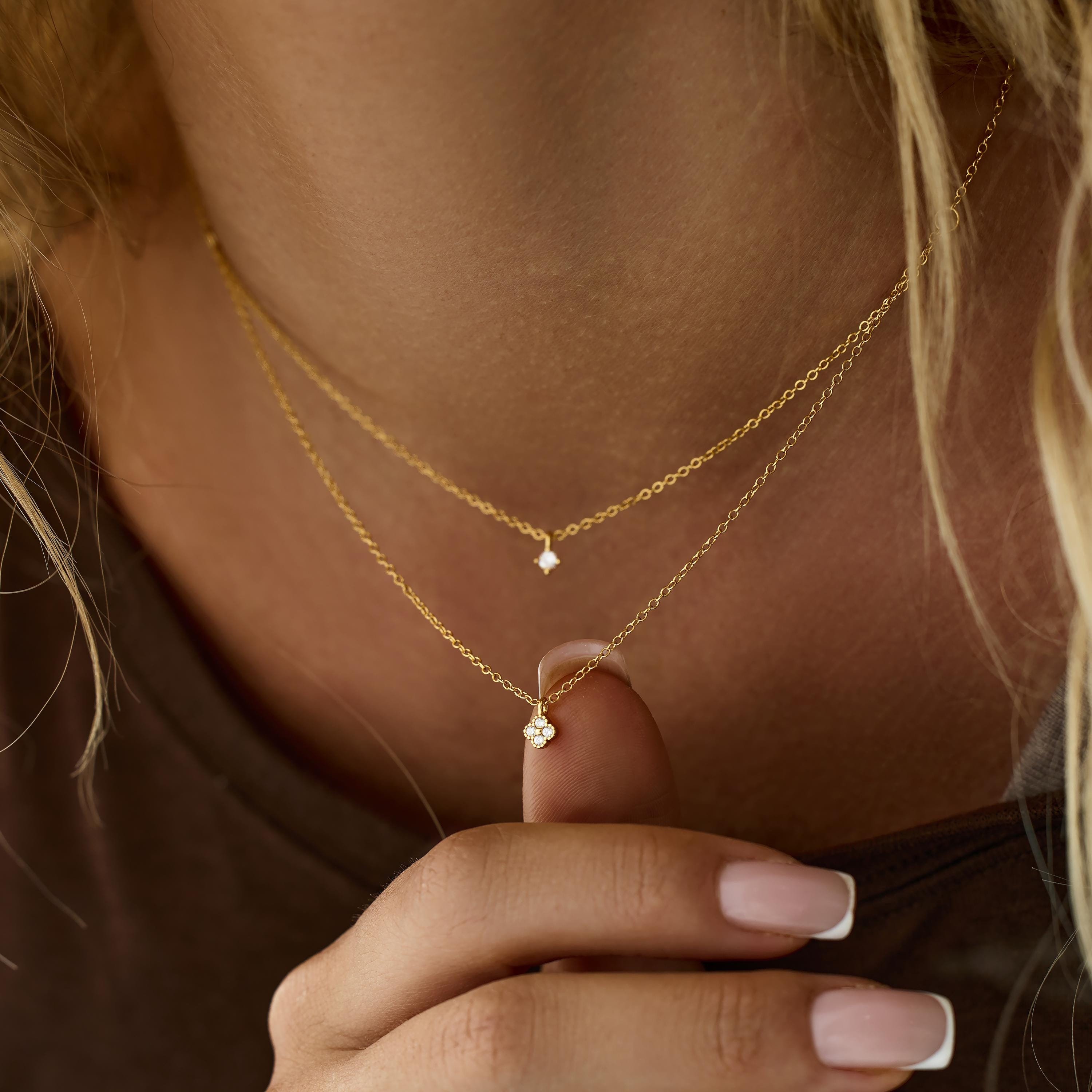 【STONEHENgE】Silver Material 2-way Clover Necklace SC24C17T Elegant Dual Layered 21k Gold Clover Necklace Set – Andaaz