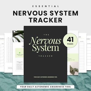 以下が含まれることがあります： 「The Nervous System Tracker」というタイトルの黒いジャーナル、41ページ。表紙にはタイトルが様式化されたフォントで表示されています。周囲のページには追跡チャートが表示されています。「Your Daily Autonomic Awareness Tool」というテキストが下にあります。